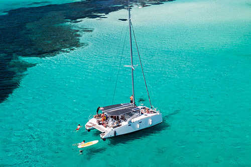esclusiva stintino catamarano a la pelosa