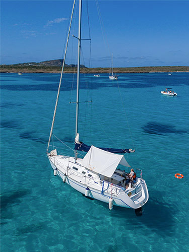 barca a vela la pelosa